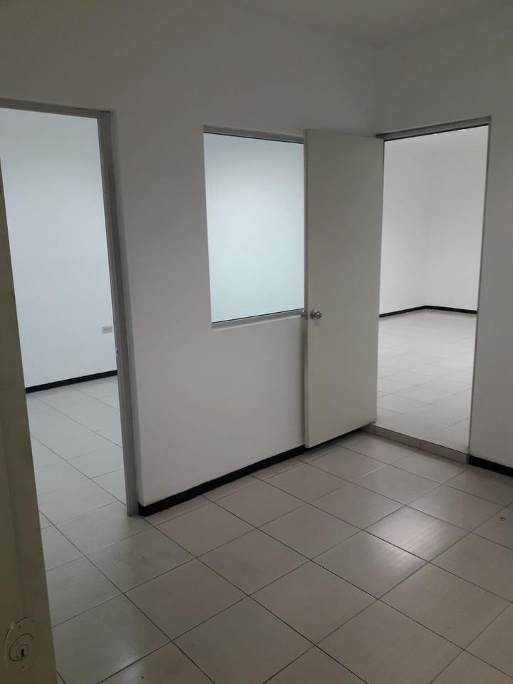 Bodega 1000m foto 5